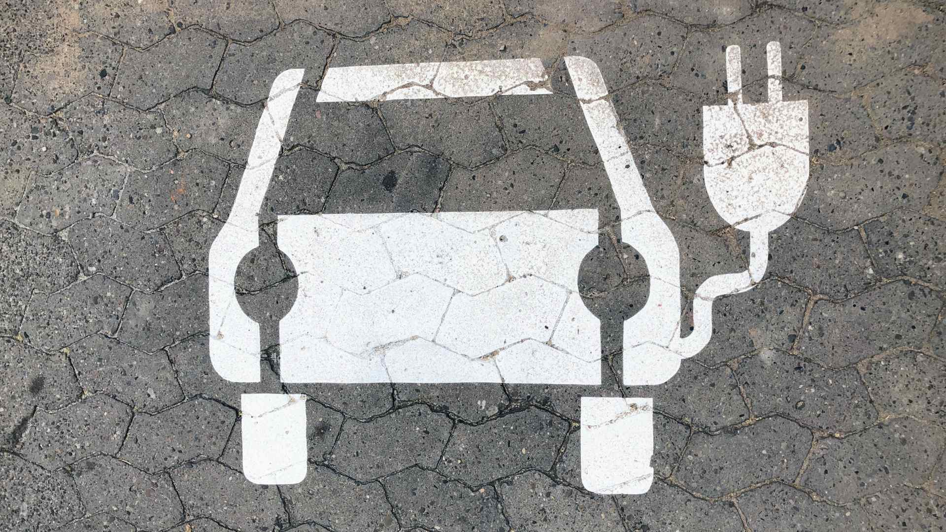 Instalación puntos de carga en parking comunitario